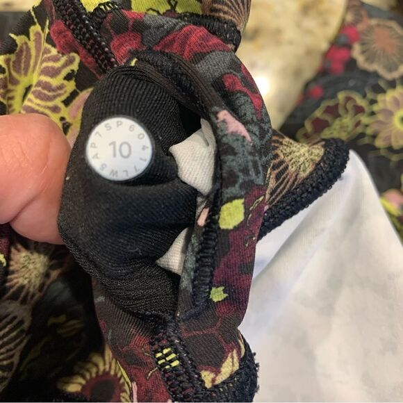 Lululemon Forster Rohner Special Edition Size 10 - Picture 9 of 9